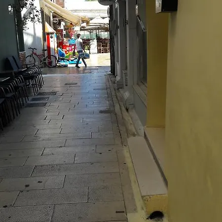 Ξενοδοχείο με διαμερίσματα Xenodoxeio Patrai *